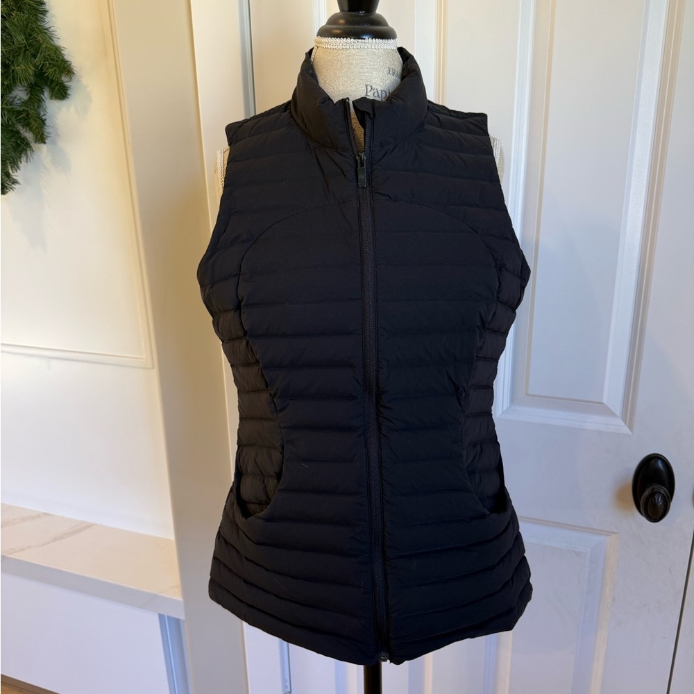 Lululemon Athletic Puffer Vest in Black